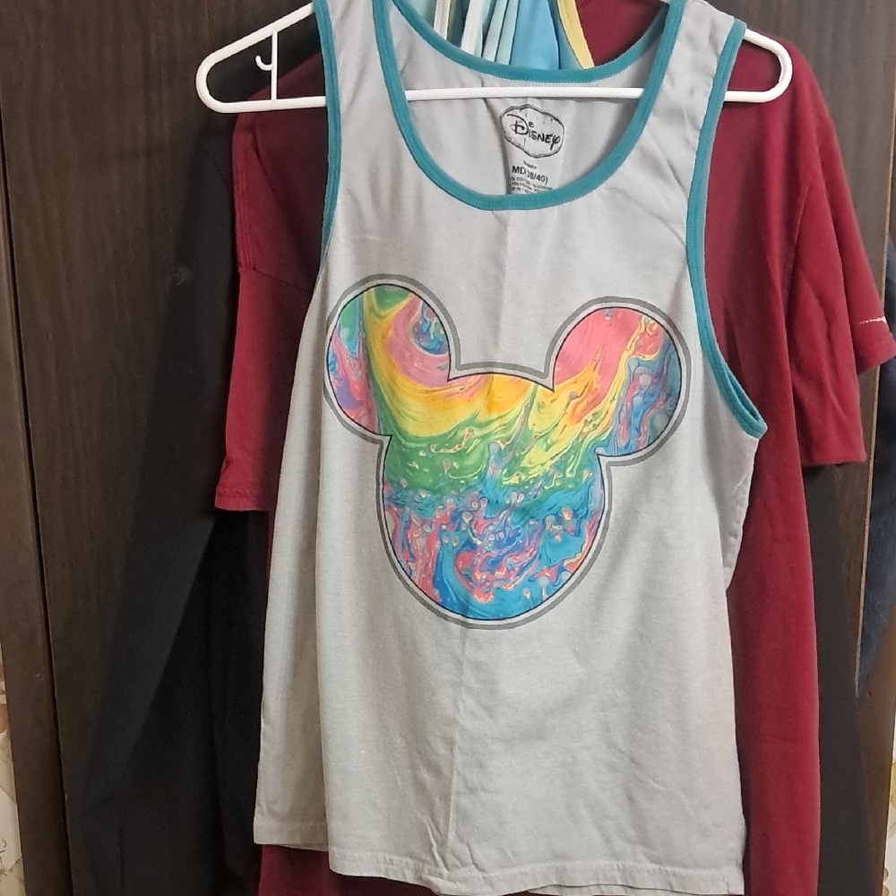 Disney mens  Gray Tank Top with Multicolor Mickey Mouse Design M 38/40